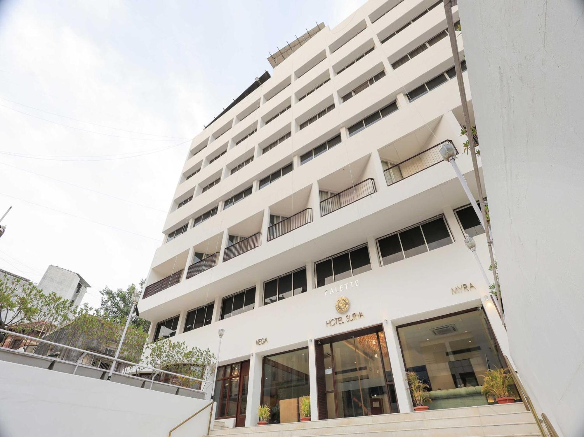 Palette Hotel Surya Vadodara Buitenkant foto